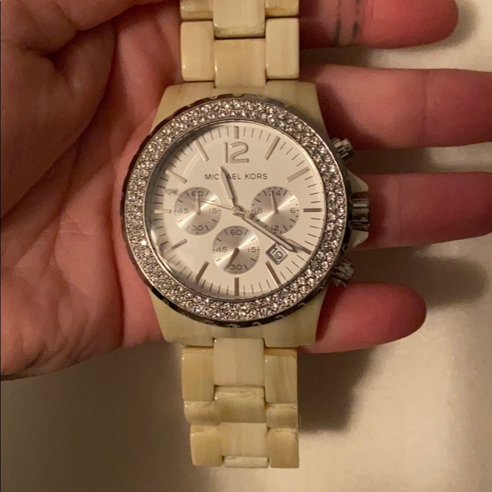 Michael Kors Watch - Picture 3 of 7